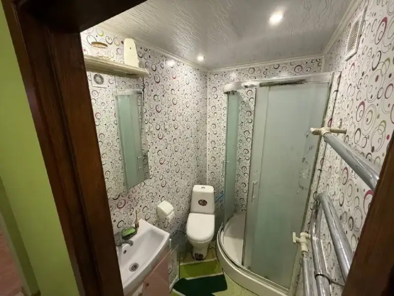 ‼️Продажа квартиры‼️

🏡Продам к. Квартиру по пр-ту ильича, макаронка
🗺Г. Донецк днр

✅Этажность–1/5жилого дома
✅Площадь–30/16/5 м2

✅Продажа с мебелью и техникой
Состояние с ремонтом
✅Квартира не угловая
Во дворе дома дет. Сад, школа 49
✅В шаговой доступности продуктовые магазины, рынок, аптека, стоматология, тц, кафе, сауна, храм
✅Отличная транспортная развязка, рядом с домом остановка общественного транспорта, ас мотель
🔥Собственник

💴Цена: 3🍋4млн. Руб.
☎️+7(949) 371-87-99
☎️+7(949) 371-87-70

Недвижимость днр - фотография - 10