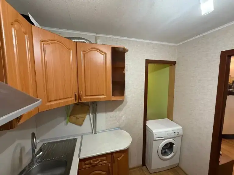 ‼️Продажа квартиры‼️

🏡Продам к. Квартиру по пр-ту ильича, макаронка
🗺Г. Донецк днр

✅Этажность–1/5жилого дома
✅Площадь–30/16/5 м2

✅Продажа с мебелью и техникой
Состояние с ремонтом
✅Квартира не угловая
Во дворе дома дет. Сад, школа 49
✅В шаговой доступности продуктовые магазины, рынок, аптека, стоматология, тц, кафе, сауна, храм
✅Отличная транспортная развязка, рядом с домом остановка общественного транспорта, ас мотель
🔥Собственник

💴Цена: 3🍋4млн. Руб.
☎️+7(949) 371-87-99
☎️+7(949) 371-87-70

Недвижимость днр - фотография - 7