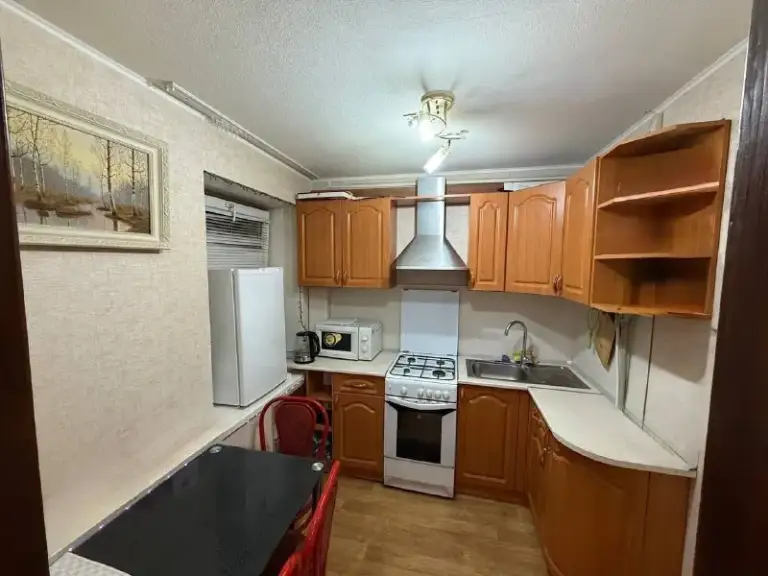 ‼️Продажа квартиры‼️

🏡Продам к. Квартиру по пр-ту ильича, макаронка
🗺Г. Донецк днр

✅Этажность–1/5жилого дома
✅Площадь–30/16/5 м2

✅Продажа с мебелью и техникой
Состояние с ремонтом
✅Квартира не угловая
Во дворе дома дет. Сад, школа 49
✅В шаговой доступности продуктовые магазины, рынок, аптека, стоматология, тц, кафе, сауна, храм
✅Отличная транспортная развязка, рядом с домом остановка общественного транспорта, ас мотель
🔥Собственник

💴Цена: 3🍋4млн. Руб.
☎️+7(949) 371-87-99
☎️+7(949) 371-87-70

Недвижимость днр - фотография - 9