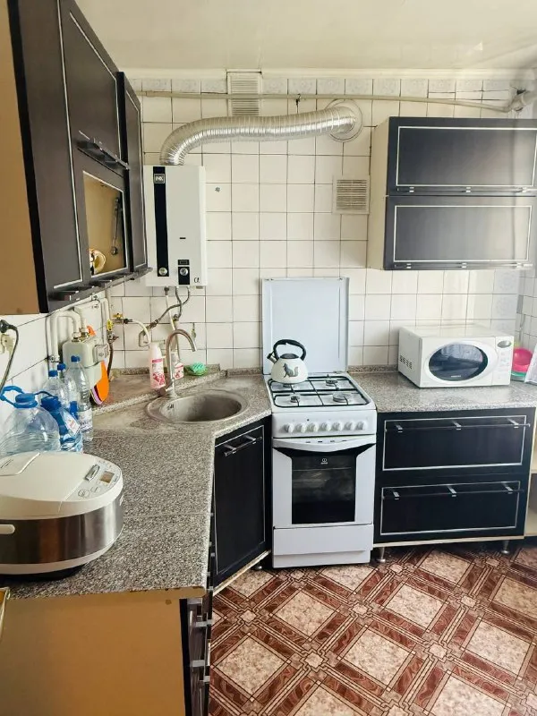 Продам двухкомнатную квартиру

🌇Донецк, в ленинском районе- универмаг радуга📍

💦Вода согласно графику, хороший напор
✅Спокойный район с развитой инфраструктурой
✅Этаж - 4 / 4 этажки
📑Документы полностью готовы
✅Общая площадь 43 кв. М
✅Квартира теплая, установлены пластиковые окна
🎁В квартире остается вся мебель и техника
👍Тихий спокойный двор

📍Рядом школа, детский сад, магазины, рынок.
🚌Хорошая транспортная развязка, остановка в шаговой доступности.

💰Цена: 4 300 000 ₽, есть торг

📲☎️+79495059339

Подписаться | дать объявление - фотография - 7