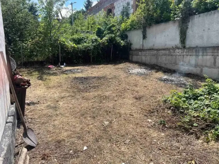 Продается 1/2 дома, ул. Калинина ☝☝☝
В куйбышевском районе.
✅ Общая площадь, 50,5 кв. М.
✅ Кухня, 12,8 кв. М.
✅ Большим плюсом является то, что все окна части дома выходят на огород.
✅ Канализация: выгребная яма. Во дворе есть небольшой участок под огород. В доме есть погреб (в кухне).
✅ Санузел и ванная в доме. Окна деревянные.
✅ Документы готовы, участок не приватизирован.
⚡Цена договорная⚡
☎ +375 29 174 58 17 (Телеграмм, нахожусь в беларуси) - фотография - 3