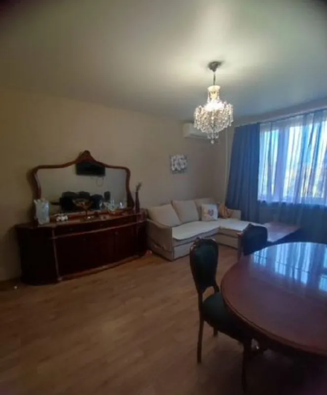 В продаже 3 к крупногабаритная квартира в приморском районе г. Таганрога, ростовской области.
Площадь 78 кв м, 3 раздельные комнаты, 4/4 кирпичного дома, "сталинка", высокие потолки, хорошее состояние, заменяны проводка и радиаторы отопления.
Отличный район с хорошо развитой инфраструктурой, рядом парк и море.
Стоимость 6,1 млн руб.
Телефон для связи 89185157332 анна. - фотография - 1