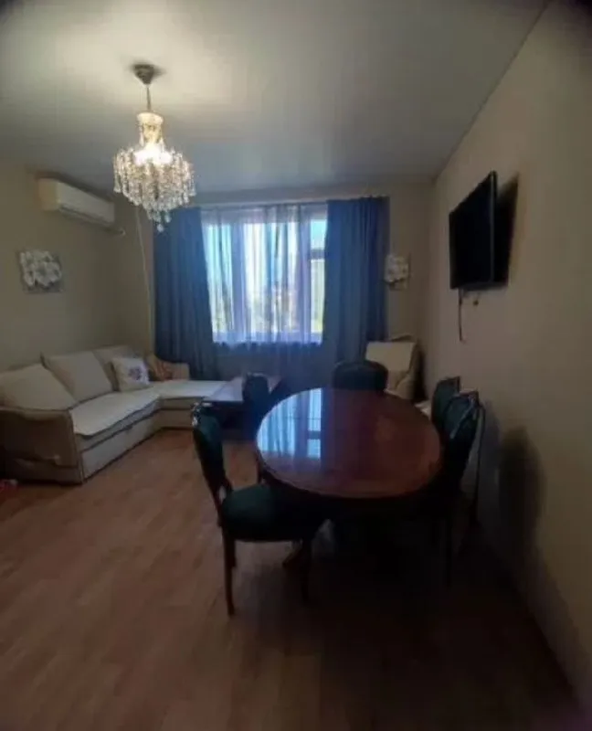 В продаже 3 к крупногабаритная квартира в приморском районе г. Таганрога, ростовской области.
Площадь 78 кв м, 3 раздельные комнаты, 4/4 кирпичного дома, "сталинка", высокие потолки, хорошее состояние, заменяны проводка и радиаторы отопления.
Отличный район с хорошо развитой инфраструктурой, рядом парк и море.
Стоимость 6,1 млн руб.
Телефон для связи 89185157332 анна. - фотография - 2