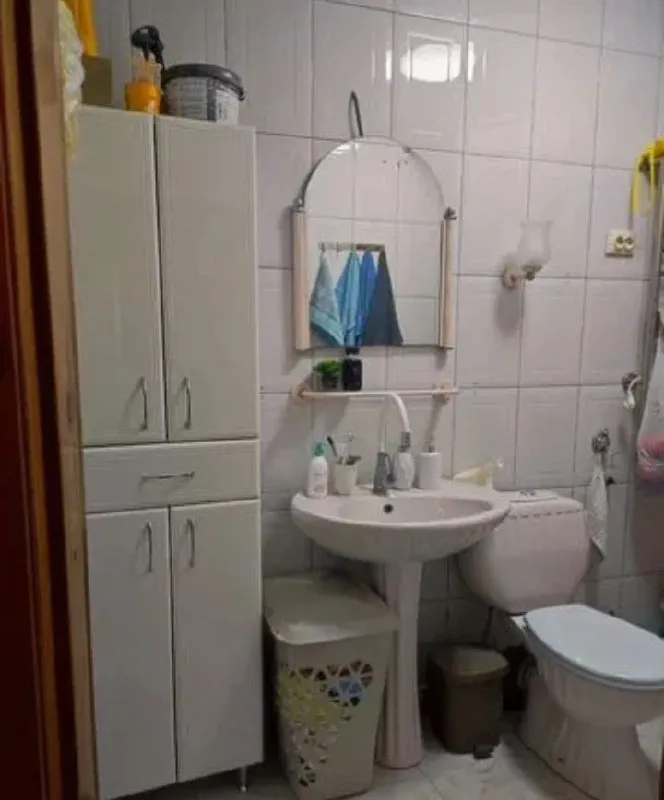 В продаже 3 к крупногабаритная квартира в приморском районе г. Таганрога, ростовской области.
Площадь 78 кв м, 3 раздельные комнаты, 4/4 кирпичного дома, "сталинка", высокие потолки, хорошее состояние, заменяны проводка и радиаторы отопления.
Отличный район с хорошо развитой инфраструктурой, рядом парк и море.
Стоимость 6,1 млн руб.
Телефон для связи 89185157332 анна. - фотография - 7