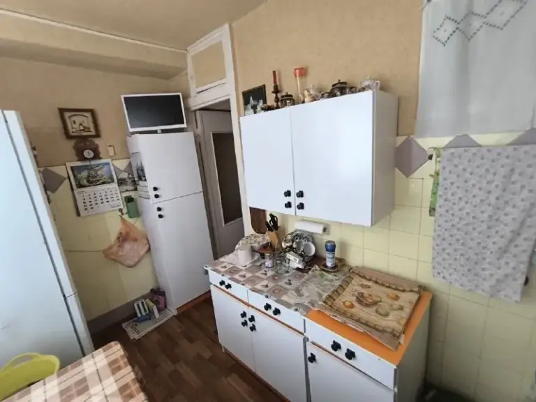Продам трехкомнатную квартиру
🌇Калининский район - грузия - парк гулливер, пр-кт ильича 83📍
🔹Общая площадь 61 кв. М
🔹Установлены пластовые окна
🔹Квартира с двумя застекленными лоджиями
🔹Крыша не течет, есть технический этаж
🔹Квартира не угловая
🔹Насыщенная инфраструктура:
- Детские сады;
- Школы;
- Продуктовые магазины;
- Супермаркет
🔹Развитая транспортная развязка в любую точку города. Остановки маршрутного такси в шаговой доступности.
🔹До центра города 3 минуты на машине
📄Документы к сделке готовы
💰Стоимость 5 300 000 руб
Реальному клиенту торг
👁Показ в любое время
📲☎️ +79495138558
Подписаться | дать объявление - фотография - 7