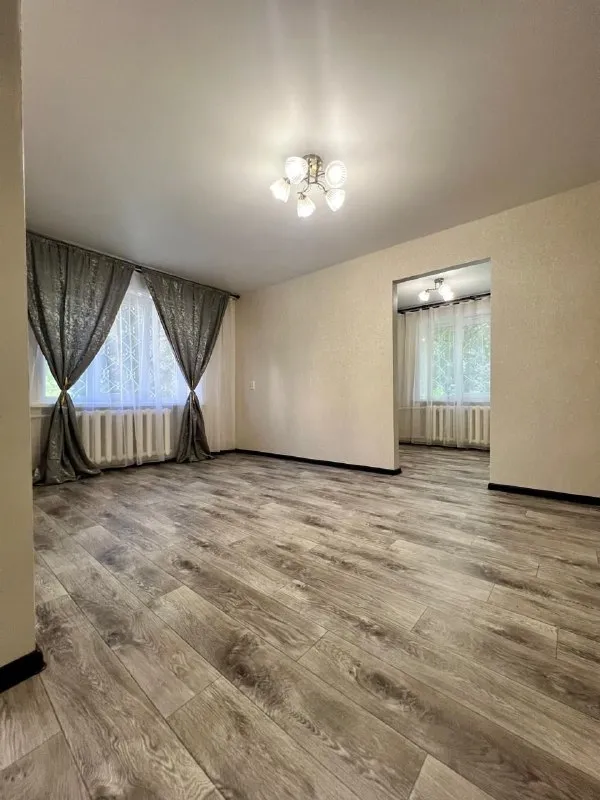 ‼️Продажа квартиры‼️

🏡Продажа 2-двухкомнатная квартира🗺г. Донецк днр кировский р-н (семашко)

✅Этажность–1/4 жилого дома

✅Квартира с новым ремонтом (никто не жил)
✅Высокий цоколь
Сложностей с водой нет
✅Школа, детский садик, больница, рынок и остановка общественного транспорта в шаговой доступности
🔥Собственник

💴Цена: 3🍋800.000 рублей
☎️+7(949) 369-83-63

📨Подписаться - фотография - 2