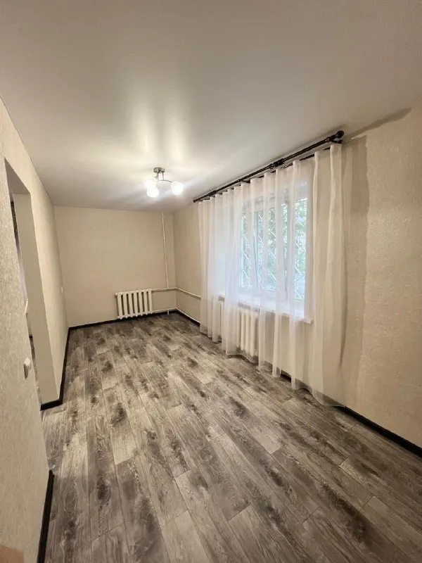 ‼️Продажа квартиры‼️

🏡Продажа 2-двухкомнатная квартира🗺г. Донецк днр кировский р-н (семашко)

✅Этажность–1/4 жилого дома

✅Квартира с новым ремонтом (никто не жил)
✅Высокий цоколь
Сложностей с водой нет
✅Школа, детский садик, больница, рынок и остановка общественного транспорта в шаговой доступности
🔥Собственник

💴Цена: 3🍋800.000 рублей
☎️+7(949) 369-83-63

📨Подписаться - фотография - 3