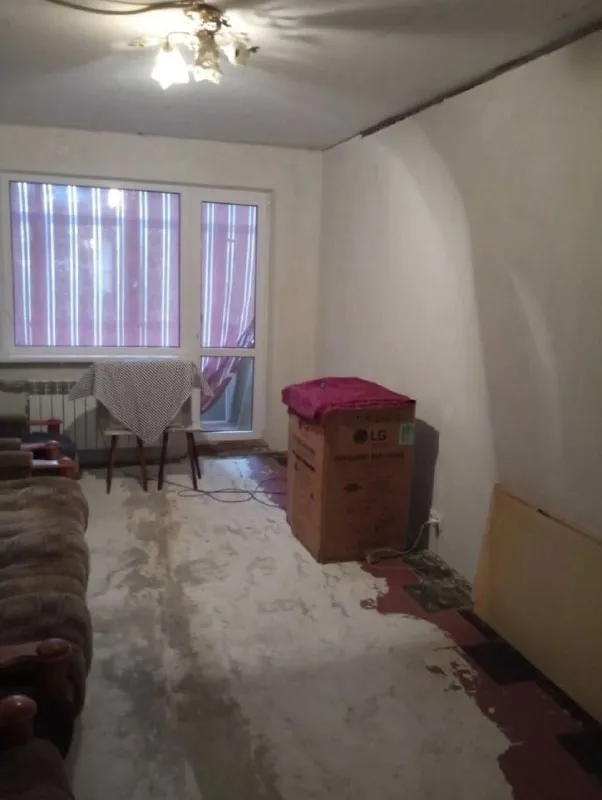 ‼️Продажа квартиры‼️

🏡Продаётся 2-двухкомнатная квартира🗺г. Донецк днр «дк куйбышева»

✅Этажность–2/5 жилого дома

✅В квартире частично сделан ремонт из качественных материалов
✅Произвели замену всех окон, канализации, электрики, отопления, утеплены и прошпаклеваны стены, розетки, межкомнатные двери, закуплен, качественный линолеум в спальню
🧾Документы готовы
🔥Собственник

💴Цена: 4🍋300.000 рублей
☎️+7(949) 557-75-54 Наталья

📨Подписаться - фотография - 1