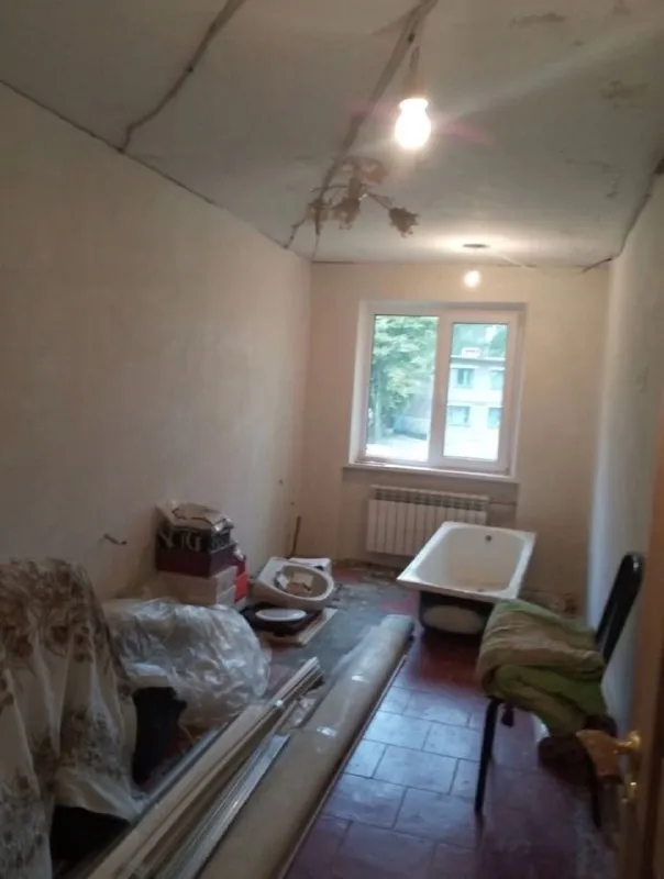 ‼️Продажа квартиры‼️

🏡Продаётся 2-двухкомнатная квартира🗺г. Донецк днр «дк куйбышева»

✅Этажность–2/5 жилого дома

✅В квартире частично сделан ремонт из качественных материалов
✅Произвели замену всех окон, канализации, электрики, отопления, утеплены и прошпаклеваны стены, розетки, межкомнатные двери, закуплен, качественный линолеум в спальню
🧾Документы готовы
🔥Собственник

💴Цена: 4🍋300.000 рублей
☎️+7(949) 557-75-54 Наталья

📨Подписаться - фотография - 3