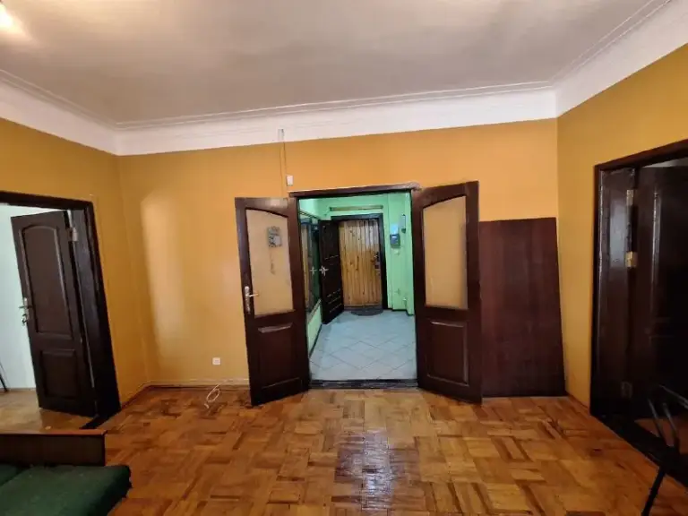 ‼️Продажа квартиры‼️

🏡Продаётся 3-трёхкомнатная квартира🗺г. Енакиево днр кинотеатра украина, улица тиунова

✅Этажность–1/2 жилого дома
✅Общая площадь–62.2 м2
✅Жилая–44.3 м2

✅Высокий цоколь
Комнаты раздельные
✅Окна пластиковые, установлены ролеты
✅Санузел совмещенный индивидуальное отопление
✅Двойная входная дверь, сигнализация
Есть кладовка в подвале
✅В пешей доступности рынок, автостанция, магазины, аптеки, остановки общественного транспорта
🧾Документы готовы
🔥Собственник

💴Цена: 2🍋500.000 рублей
☎️+7(949) 333-19-16 Кирилл

📨Подписаться - фотография - 3
