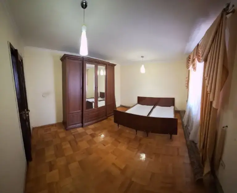 ‼️Продажа квартиры‼️

🏡Продаётся 3-трёхкомнатная квартира🗺г. Енакиево днр кинотеатра украина, улица тиунова

✅Этажность–1/2 жилого дома
✅Общая площадь–62.2 м2
✅Жилая–44.3 м2

✅Высокий цоколь
Комнаты раздельные
✅Окна пластиковые, установлены ролеты
✅Санузел совмещенный индивидуальное отопление
✅Двойная входная дверь, сигнализация
Есть кладовка в подвале
✅В пешей доступности рынок, автостанция, магазины, аптеки, остановки общественного транспорта
🧾Документы готовы
🔥Собственник

💴Цена: 2🍋500.000 рублей
☎️+7(949) 333-19-16 Кирилл

📨Подписаться - фотография - 5