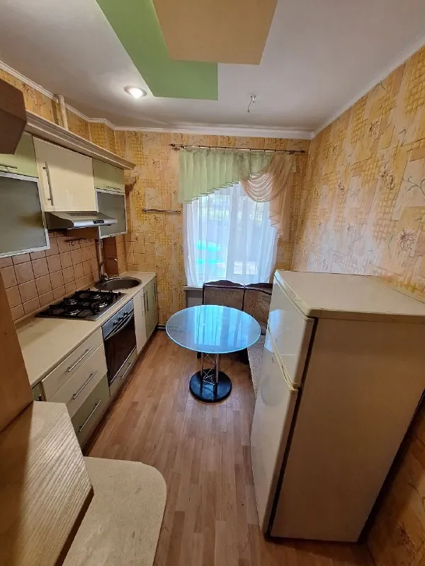 ‼️Продажа квартиры‼️

🏡Продаётся 3-трёхкомнатная квартира🗺г. Енакиево днр кинотеатра украина, улица тиунова

✅Этажность–1/2 жилого дома
✅Общая площадь–62.2 м2
✅Жилая–44.3 м2

✅Высокий цоколь
Комнаты раздельные
✅Окна пластиковые, установлены ролеты
✅Санузел совмещенный индивидуальное отопление
✅Двойная входная дверь, сигнализация
Есть кладовка в подвале
✅В пешей доступности рынок, автостанция, магазины, аптеки, остановки общественного транспорта
🧾Документы готовы
🔥Собственник

💴Цена: 2🍋500.000 рублей
☎️+7(949) 333-19-16 Кирилл

📨Подписаться - фотография - 6