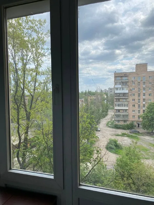 Продам трехкомнатную квартиру

🌇Донецк, ленинский район ул. Куприна, 34📍

✅Продается просторная 3 комнатная квартира, чешский проект, 66 м общ площадь.
✅6 Этаж 9 этажного дома.
✅Есть кладовка, два балкона и одна лоджия.
✅Все комнаты раздельные.
❗️Без ремонта, состояние жилое. Остается часть мебели (на фото).

✅Отличная транспортная развязка, хорошее место для жизни.
📑Документы готовы к сделке, прописанных нет, долгов нет. Собственник гражданин рф.

💰Цена 5 000 000 руб.

📲☎️+905516833595 Вотсап

Подписаться  |  дать объявление - фотография - 2