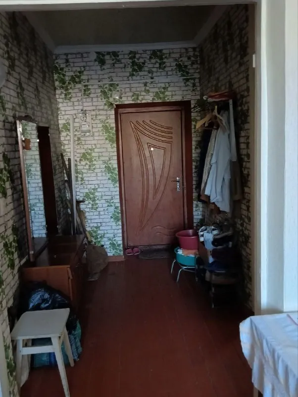 Продам трех комнатную квартиру в кирпичном доме, 67м. Кв. (6 капитальная, пролетарский р-н донецка) ориентир ул. Красной авиации/доблестная. 1/2 этажного, цоколь не низкий, сухая. Пластиковые окна. Чистое, жилое состояние. С мебелью и техникой. Документы готовы. Быстрая сделка. Цена 2 500 000руб. Ан анна + 7 949 470 04 83 (феникс), +7 949 796 89 69 (миранда). - фотография - 8