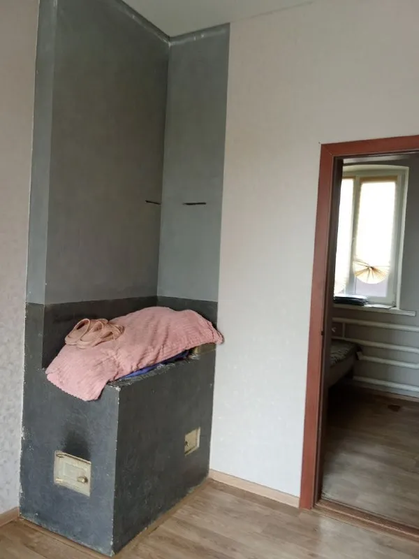 ‼️Продажа дома‼️

🏡Продается дом от собственника агентствам прошу не беспокоить
🗺Г. Мариуполь днр

✅Общая площадь–95 м2
✅Жилая–57 м2

✅Всего 10 минут езды от моря большой участок, дом газифицированый, канализация центральная, земля приватизирована, 5 жилых комнат
✅Высокие натяжные потолки 3 м в комнатах и кухне, вода идёт круглосуточно, много фруктовых деревьев на участке
🔥Собственник

💴Цена: 5🍋5 млн рублей с небольшим торгом
☎️+7(949) 356-01-85 (Тг на этом номере)

📨Подписаться - фотография - 6