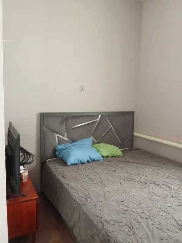 ‼️Продажа дома‼️

🏡Продается дом от собственника агентствам прошу не беспокоить
🗺Г. Мариуполь днр

✅Общая площадь–95 м2
✅Жилая–57 м2

✅Всего 10 минут езды от моря большой участок, дом газифицированый, канализация центральная, земля приватизирована, 5 жилых комнат
✅Высокие натяжные потолки 3 м в комнатах и кухне, вода идёт круглосуточно, много фруктовых деревьев на участке
🔥Собственник

💴Цена: 5🍋5 млн рублей с небольшим торгом
☎️+7(949) 356-01-85 (Тг на этом номере)

📨Подписаться - фотография - 7