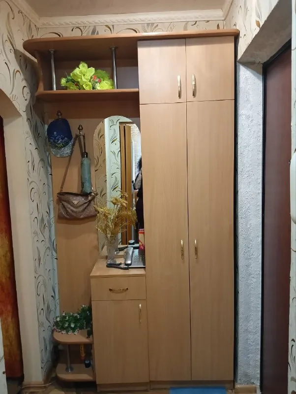Продам 3-х комнатную квартиру
🌇В мкрн магистральный, советский район, макеевка📍
✅Состояние жилое. Общая площадь - 64,7 м2. Этаж - 1/9. Не угловая.
✅Квартира полностью готова к заселению.
🎁Новому хозяину остается мебель и техника (холодильник, стиральная машина, нагревательный бак).
✅В квартире установлены пластиковые окна. Балкон застеклен, обшит пластиком.
✅Коммуникации в рабочеи состоянии. Произведена замена системы водяных труб. Свет, вода, отопление - счетчики. Батареи - чугун. Раздельный санузел (плитка).
💰Цена - 3 млн. Руб.
📲☎️+79495525076
📲☎️+79494847559
Подписаться | дать объявление - фотография - 1