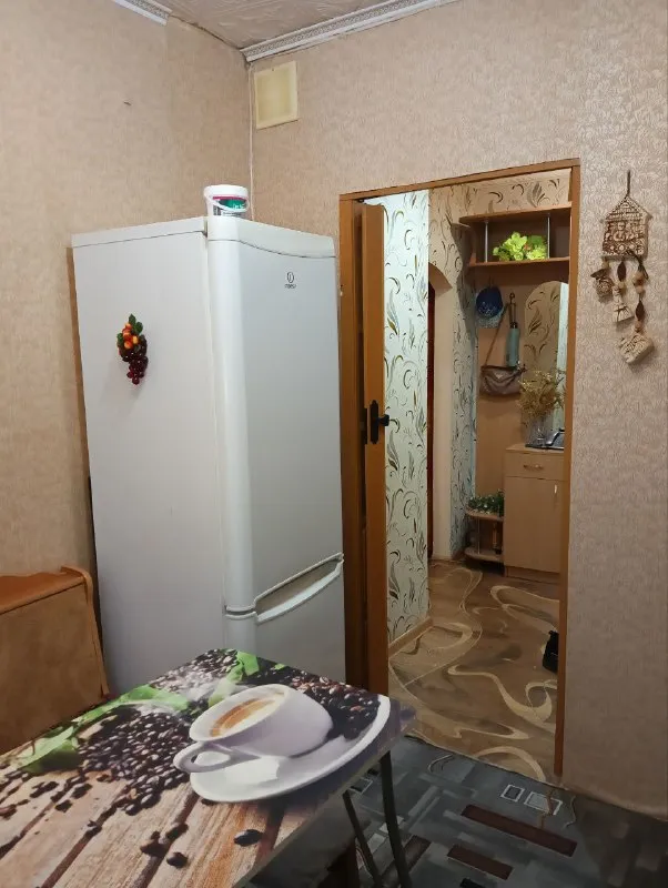 Продам 3-х комнатную квартиру
🌇В мкрн магистральный, советский район, макеевка📍
✅Состояние жилое. Общая площадь - 64,7 м2. Этаж - 1/9. Не угловая.
✅Квартира полностью готова к заселению.
🎁Новому хозяину остается мебель и техника (холодильник, стиральная машина, нагревательный бак).
✅В квартире установлены пластиковые окна. Балкон застеклен, обшит пластиком.
✅Коммуникации в рабочеи состоянии. Произведена замена системы водяных труб. Свет, вода, отопление - счетчики. Батареи - чугун. Раздельный санузел (плитка).
💰Цена - 3 млн. Руб.
📲☎️+79495525076
📲☎️+79494847559
Подписаться | дать объявление - фотография - 8