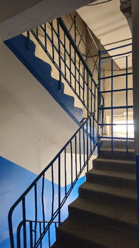 Продам двухкомнатную квартиру
Под ремонт❗️ 

🌇Донецк, центр щетинина📍

✅С удобной планировкой с выходом на лоджию как из спальни, так и из зала
✅9/9 Этаж, есть тех этаж
✅Потолки сухие (обоям больше 10 лет )
✅Площадь жилая 28,1 общая 48, кухня 7,2, лоджия.
✅Не угловая теплая
🌎Отличное место расположения квартиры в 2х минутах автостанция (донецк, макеевка, моспино) все магазины рынок автостаянки сберкасса школа, садики в шаговой доступности.
✅Аптека в доме.

💰Цена 2 900 000 ₽ есть торг

📲☎️+79493247464

Подписаться  |  дать объявление - фотография - 4
