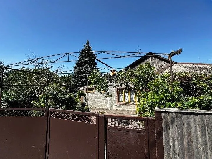 ‼️Продажа дома‼️

🏡Продаётся комнатный дом в червоногвардейском районе
🗺Г. Макеевка днр червоногвардейский р-н

✅Общая площадь дома–89 м2
✅Гараж площадью–61 м2
✅Летняя кухня–43 м2
✅Участок–10 соток приватизированной земли

🏡Дом с газом
Двухконтурный котёл, дополнительный твердотопливный
✅Кондиционер, газовая колонка
Ухоженная территория, есть место для сада или огорода
🧾Документы готовы
🔥Собственник

💴Цена: 6🍋400.000 рублей
☎️+7(949) 525-90-64

Недвижимость днр - фотография - 1