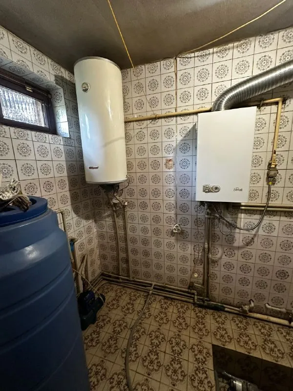 ‼️Продажа дома‼️

🏡Продаётся комнатный дом в червоногвардейском районе
🗺Г. Макеевка днр червоногвардейский р-н

✅Общая площадь дома–89 м2
✅Гараж площадью–61 м2
✅Летняя кухня–43 м2
✅Участок–10 соток приватизированной земли

🏡Дом с газом
Двухконтурный котёл, дополнительный твердотопливный
✅Кондиционер, газовая колонка
Ухоженная территория, есть место для сада или огорода
🧾Документы готовы
🔥Собственник

💴Цена: 6🍋400.000 рублей
☎️+7(949) 525-90-64

Недвижимость днр - фотография - 10