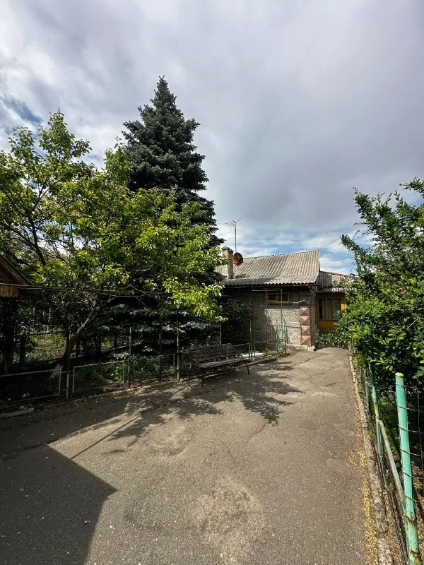 ‼️Продажа дома‼️

🏡Продаётся комнатный дом в червоногвардейском районе
🗺Г. Макеевка днр червоногвардейский р-н

✅Общая площадь дома–89 м2
✅Гараж площадью–61 м2
✅Летняя кухня–43 м2
✅Участок–10 соток приватизированной земли

🏡Дом с газом
Двухконтурный котёл, дополнительный твердотопливный
✅Кондиционер, газовая колонка
Ухоженная территория, есть место для сада или огорода
🧾Документы готовы
🔥Собственник

💴Цена: 6🍋400.000 рублей
☎️+7(949) 525-90-64

Недвижимость днр - фотография - 2