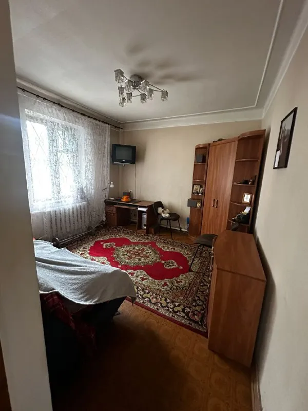 ‼️Продажа дома‼️

🏡Продаётся комнатный дом в червоногвардейском районе
🗺Г. Макеевка днр червоногвардейский р-н

✅Общая площадь дома–89 м2
✅Гараж площадью–61 м2
✅Летняя кухня–43 м2
✅Участок–10 соток приватизированной земли

🏡Дом с газом
Двухконтурный котёл, дополнительный твердотопливный
✅Кондиционер, газовая колонка
Ухоженная территория, есть место для сада или огорода
🧾Документы готовы
🔥Собственник

💴Цена: 6🍋400.000 рублей
☎️+7(949) 525-90-64

Недвижимость днр - фотография - 7