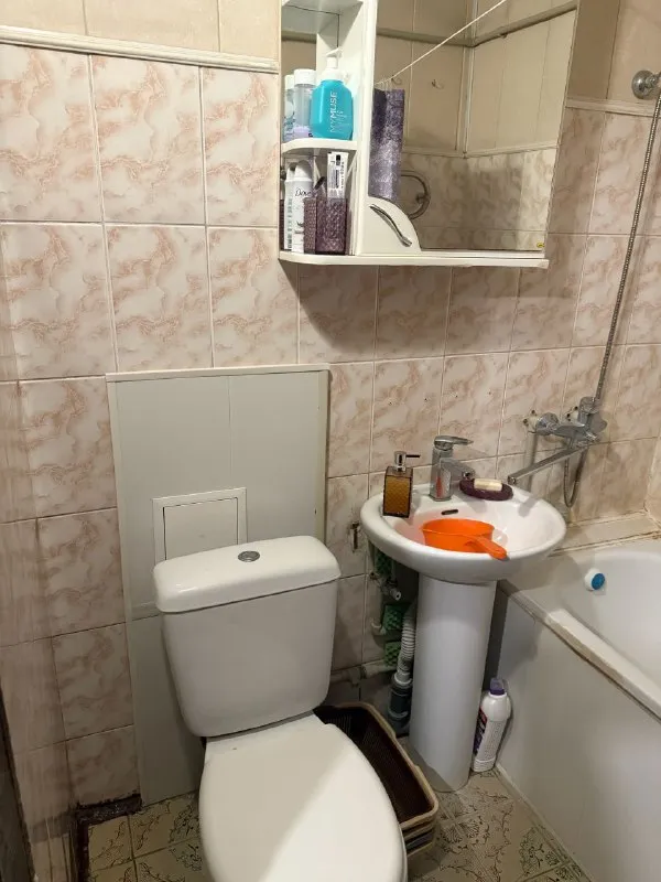 ‼️Продажа квартиры‼️

🏡Продажа 2-двухкомнатная квартира ленинский район
🗺Г. Донецк днр ул. Изюмовская 9-б

✅Этажность–4/4 жилого дома
✅Общая площадь–42.7 м2

✅Квартира угловая
Крыша перекрыта в этом году
Жилое состояние
✅Окна пластиковые, канализационные и отопительные трубы пластиковые
✅Входная металлическая дверь
Чугунные радиаторы отопления
✅В подвале поменян канализационный стояк на пластиковый
✅Мебель и бытовая техника вся остаётся
✅Вода по графику
Удобная транспортная развязка
🧾Документы готовы
🔥Собственник

💴Цена: 5🍋000.000 рублей
☎️+7(949) 358-90-78 Татьяна

📨Подписаться - фотография - 10