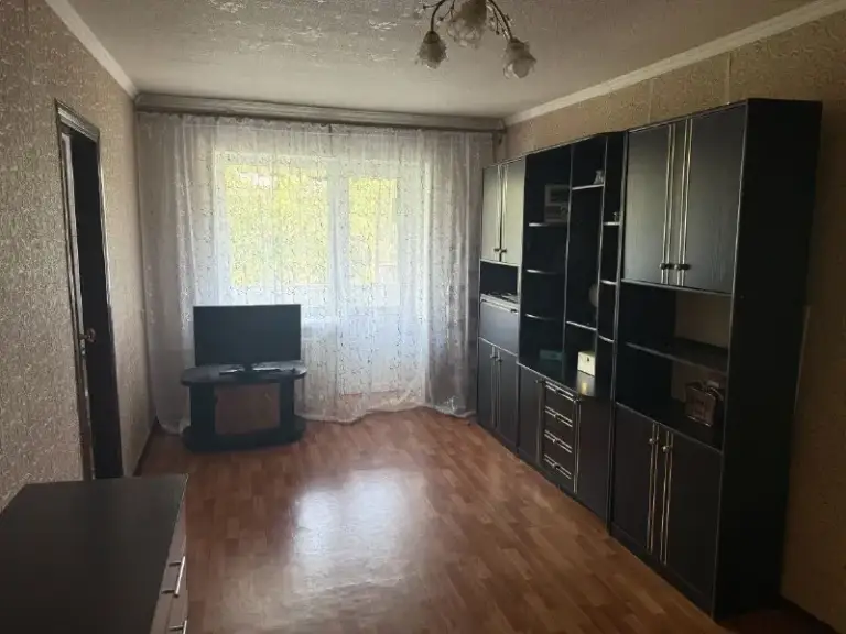 ‼️Продажа квартиры‼️

🏡Продажа 2-двухкомнатная квартира ленинский район
🗺Г. Донецк днр ул. Изюмовская 9-б

✅Этажность–4/4 жилого дома
✅Общая площадь–42.7 м2

✅Квартира угловая
Крыша перекрыта в этом году
Жилое состояние
✅Окна пластиковые, канализационные и отопительные трубы пластиковые
✅Входная металлическая дверь
Чугунные радиаторы отопления
✅В подвале поменян канализационный стояк на пластиковый
✅Мебель и бытовая техника вся остаётся
✅Вода по графику
Удобная транспортная развязка
🧾Документы готовы
🔥Собственник

💴Цена: 5🍋000.000 рублей
☎️+7(949) 358-90-78 Татьяна

📨Подписаться - фотография - 2