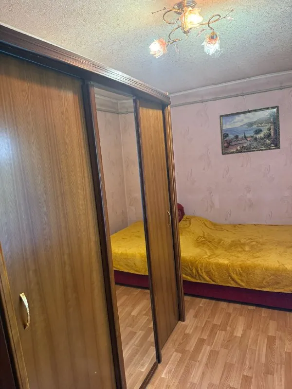 ‼️Продажа квартиры‼️

🏡Продажа 2-двухкомнатная квартира ленинский район
🗺Г. Донецк днр ул. Изюмовская 9-б

✅Этажность–4/4 жилого дома
✅Общая площадь–42.7 м2

✅Квартира угловая
Крыша перекрыта в этом году
Жилое состояние
✅Окна пластиковые, канализационные и отопительные трубы пластиковые
✅Входная металлическая дверь
Чугунные радиаторы отопления
✅В подвале поменян канализационный стояк на пластиковый
✅Мебель и бытовая техника вся остаётся
✅Вода по графику
Удобная транспортная развязка
🧾Документы готовы
🔥Собственник

💴Цена: 5🍋000.000 рублей
☎️+7(949) 358-90-78 Татьяна

📨Подписаться - фотография - 3