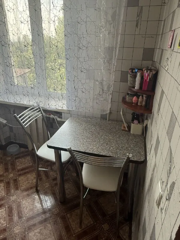 ‼️Продажа квартиры‼️

🏡Продажа 2-двухкомнатная квартира ленинский район
🗺Г. Донецк днр ул. Изюмовская 9-б

✅Этажность–4/4 жилого дома
✅Общая площадь–42.7 м2

✅Квартира угловая
Крыша перекрыта в этом году
Жилое состояние
✅Окна пластиковые, канализационные и отопительные трубы пластиковые
✅Входная металлическая дверь
Чугунные радиаторы отопления
✅В подвале поменян канализационный стояк на пластиковый
✅Мебель и бытовая техника вся остаётся
✅Вода по графику
Удобная транспортная развязка
🧾Документы готовы
🔥Собственник

💴Цена: 5🍋000.000 рублей
☎️+7(949) 358-90-78 Татьяна

📨Подписаться - фотография - 6