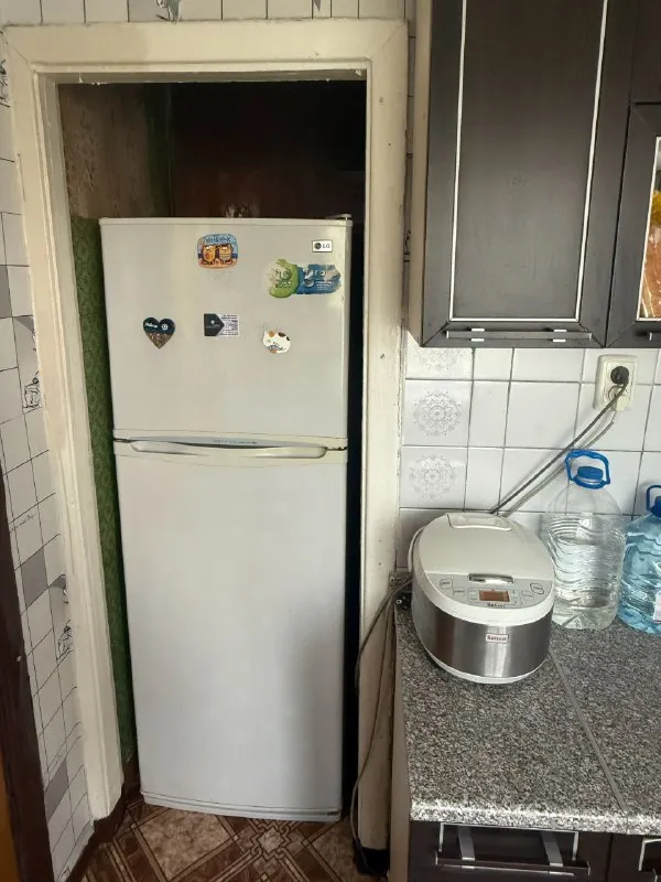 ‼️Продажа квартиры‼️

🏡Продажа 2-двухкомнатная квартира ленинский район
🗺Г. Донецк днр ул. Изюмовская 9-б

✅Этажность–4/4 жилого дома
✅Общая площадь–42.7 м2

✅Квартира угловая
Крыша перекрыта в этом году
Жилое состояние
✅Окна пластиковые, канализационные и отопительные трубы пластиковые
✅Входная металлическая дверь
Чугунные радиаторы отопления
✅В подвале поменян канализационный стояк на пластиковый
✅Мебель и бытовая техника вся остаётся
✅Вода по графику
Удобная транспортная развязка
🧾Документы готовы
🔥Собственник

💴Цена: 5🍋000.000 рублей
☎️+7(949) 358-90-78 Татьяна

📨Подписаться - фотография - 7