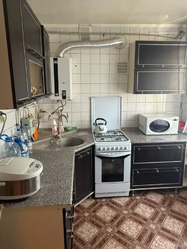 ‼️Продажа квартиры‼️

🏡Продажа 2-двухкомнатная квартира ленинский район
🗺Г. Донецк днр ул. Изюмовская 9-б

✅Этажность–4/4 жилого дома
✅Общая площадь–42.7 м2

✅Квартира угловая
Крыша перекрыта в этом году
Жилое состояние
✅Окна пластиковые, канализационные и отопительные трубы пластиковые
✅Входная металлическая дверь
Чугунные радиаторы отопления
✅В подвале поменян канализационный стояк на пластиковый
✅Мебель и бытовая техника вся остаётся
✅Вода по графику
Удобная транспортная развязка
🧾Документы готовы
🔥Собственник

💴Цена: 5🍋000.000 рублей
☎️+7(949) 358-90-78 Татьяна

📨Подписаться - фотография - 8