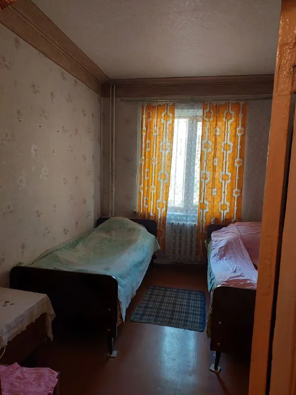 🅰️🅰️🅰️🅰️🅰️🅰️

Срочно продам 2к. Кв

📍Г. Макеевка, горняцкий район, ост. Школа. Ул. Сусанина (напротив "шинок")

1/2, Не угловая, (как вариант, очень удобно под бизнес, проходное место)
✅Пластиковые окна (профиль коричневый, под дерево)
✅На окнах решётки
✅Комнаты раздельные, санузел раздельный. Перед подъездом сарай на одну комнату с погребом. В шаговой доступности, садик, школа, больница, магазины, остановка.

Документы полностью готовы к продаже. Вышлю больше фото.

1900000Р + торг

+79493823418 Инна - фотография - 4
