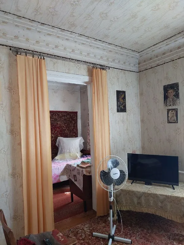 🅰️🅰️🅰️🅰️🅰️🅰️

Срочно продам добротный дом

📍Г. Макеевка, горняцкий район, ул. Кулакова, ост. "мирный"
📍Место просто шикарное!!! Напротив школы 49

✅Очень ухоженная, чистая улица
✅Дом не угловой
✅Газифицирован, высокие потолки
✅4 Жилые комнаты + кухня, коридор, большая кладовка. ✅гараж со смотровой ямой
✅Летняя кухня с газом
✅Ухоженный двор и огород (земли 6/100, приватизированна!!!)

Имеется большой, обустроенный погреб (вход в погреб с улицы и с дома)

Документы полностью готовы к продаже, долги по ком. Платежам отсутствуют. Вышлю много фото по запросу.

5.000.000Р + торг

+79493823418 - фотография - 8