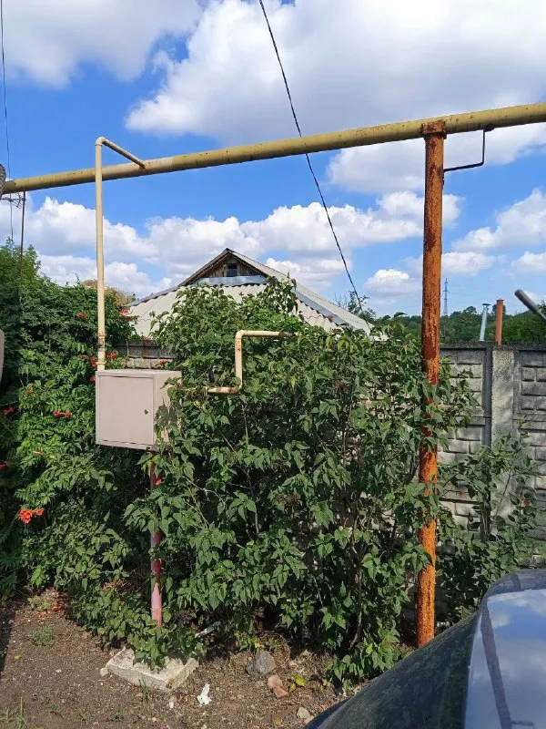 ‼️Продажа дома‼️
🏡Продам дом 60 м2
🗺Г. Донецк днр калининский район 500 метров от парк-роща,
1.000 Метров от донбасс арены
🏡Участок 6 соток, крыша перекрыта, газ подключен 2 года назад, окна пластик, отвод от городской трубы новый пластик ✅дом крепкий, внутри требует косметики, во двор поместиться 2-3 машины
✅Ворота относительно новые, заборы также частично новые, яма сливная новая, сделана 2 года назад, по улице есть канализация
🧾Документы готовы, я
🔥Собственик
💴Цена: 4🍋9 млн рублей возможен обмена на 1 комн. Кв. +доплата
☎️+7(949) 492-66-15
📞Звоните, сообщения не читаю
📨Подписаться - фотография - 2