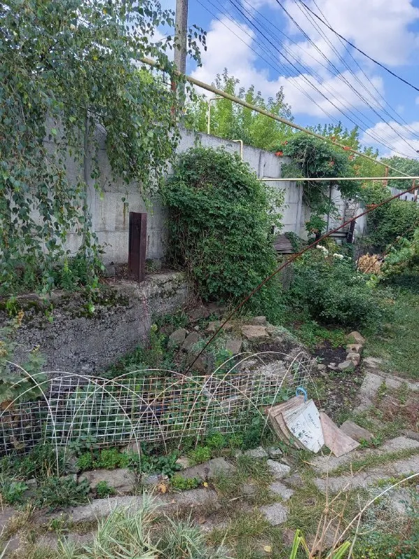 ‼️Продажа дома‼️
🏡Продам дом 60 м2
🗺Г. Донецк днр калининский район 500 метров от парк-роща,
1.000 Метров от донбасс арены
🏡Участок 6 соток, крыша перекрыта, газ подключен 2 года назад, окна пластик, отвод от городской трубы новый пластик ✅дом крепкий, внутри требует косметики, во двор поместиться 2-3 машины
✅Ворота относительно новые, заборы также частично новые, яма сливная новая, сделана 2 года назад, по улице есть канализация
🧾Документы готовы, я
🔥Собственик
💴Цена: 4🍋9 млн рублей возможен обмена на 1 комн. Кв. +доплата
☎️+7(949) 492-66-15
📞Звоните, сообщения не читаю
📨Подписаться - фотография - 4