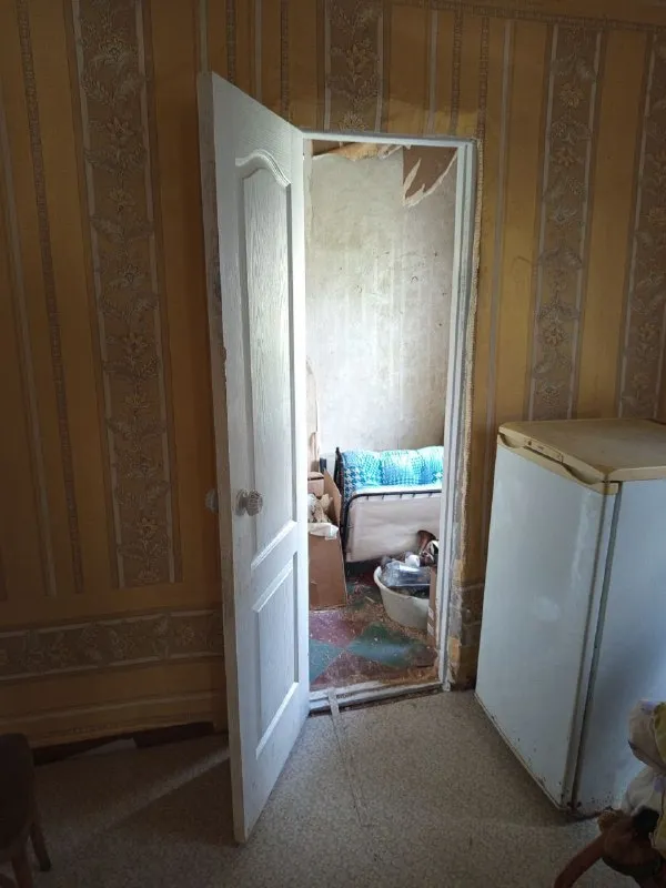 ‼️Продажа дома‼️
🏡Продам дом 60 м2
🗺Г. Донецк днр калининский район 500 метров от парк-роща,
1.000 Метров от донбасс арены
🏡Участок 6 соток, крыша перекрыта, газ подключен 2 года назад, окна пластик, отвод от городской трубы новый пластик ✅дом крепкий, внутри требует косметики, во двор поместиться 2-3 машины
✅Ворота относительно новые, заборы также частично новые, яма сливная новая, сделана 2 года назад, по улице есть канализация
🧾Документы готовы, я
🔥Собственик
💴Цена: 4🍋9 млн рублей возможен обмена на 1 комн. Кв. +доплата
☎️+7(949) 492-66-15
📞Звоните, сообщения не читаю
📨Подписаться - фотография - 8