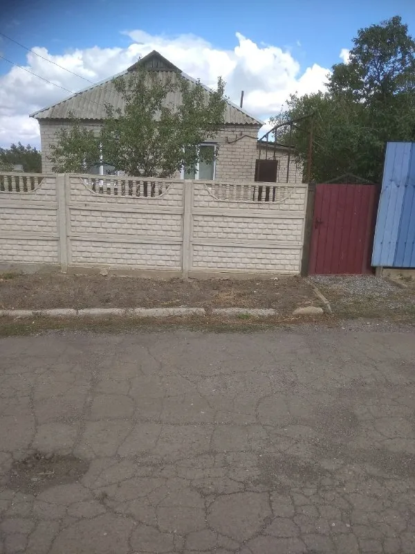 ‼️Продажа дома‼️

🏡Продам дом от собственника
🗺Г. Моспино днр, бирюки, пролетарский р-н, центр поселка ул. Менделеева

✅Дом под ремонт, 10 соток земли
✅Огород и дом 58.5 м2 общая площадь

3-Ри жилых комнаты, туалет, ванная, печное отопление во дворе бассейн-5 куб
🧾Документы в росреестре готовы
✅Прописан 1 человек
Стоят счетчики

💴Цена: 2🍋000.000 рублей
☎️Тел: +7(949) 328-83-05

📨Подписаться - фотография - 3