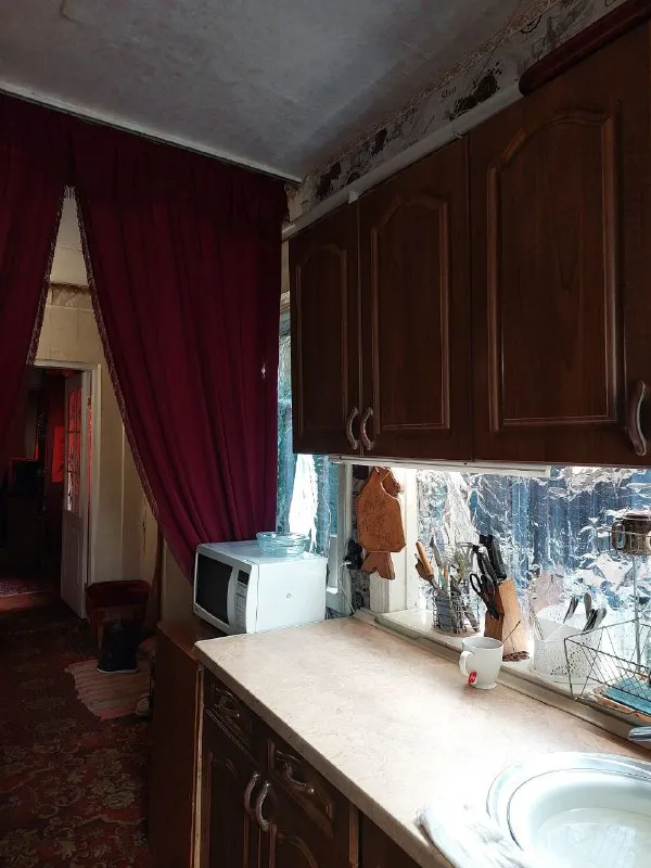 Срочно продам 🏡 дом
🌇Центрально-городской район, г. Макеевка. 24 линия, ул. Калинина. 📍
🏡Дом газифицирован, 5 жилых комнат + кухня, большой санузел. Высота потолков 2,85м.
✅В доме большой сухой погреб. ✅обычное жилое состояние, все родное. Земли 3/100.
🅿 Во дворе гараж со смотровой ямой и сарай на две комнаты.
💧По улице идёт центральная канализация.
👍Отличное место.
🌎В шаговой доступности детская больница, садик, школа, рынок, магазины.
📃Документы готовы к продаже. По запросу вышлю больше фото.
💰Цена 3 700 000 ₽ + торг❗️
📲☎️+79493823418 Инна
Подписаться | дать объявление - фотография - 7