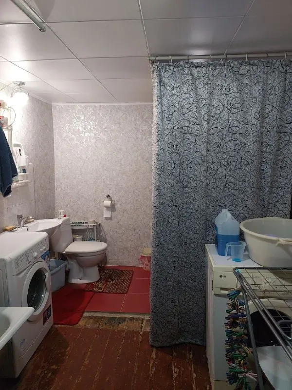 Срочно продам 🏡 дом
🌇Центрально-городской район, г. Макеевка. 24 линия, ул. Калинина. 📍
🏡Дом газифицирован, 5 жилых комнат + кухня, большой санузел. Высота потолков 2,85м.
✅В доме большой сухой погреб. ✅обычное жилое состояние, все родное. Земли 3/100.
🅿 Во дворе гараж со смотровой ямой и сарай на две комнаты.
💧По улице идёт центральная канализация.
👍Отличное место.
🌎В шаговой доступности детская больница, садик, школа, рынок, магазины.
📃Документы готовы к продаже. По запросу вышлю больше фото.
💰Цена 3 700 000 ₽ + торг❗️
📲☎️+79493823418 Инна
Подписаться | дать объявление - фотография - 9
