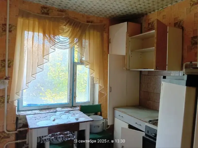 👇Продам 2х комнатную квартиру (комнаты раздельные) на текстильщике (ул. Островского, ориентир амбулатория №3). 2/10-ти этажного. Выход на балкон из 2х комнат. Квартира под ремонт. Цена 3 200 000руб. Ан анна + 7 949 470 04 83 (феникс), +7 949 796 89 69 (миранда). - фотография - 4