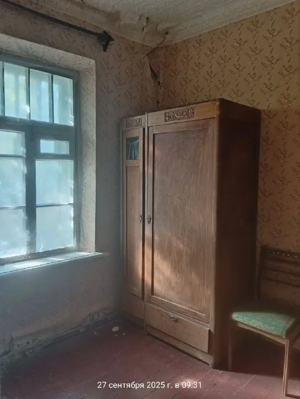 👇Продам квартиру на земле (часть дома) - 81м. Кв, двор 8 соток, буденновский р-н, ориентир ул. Крепильщиков / ул. Большевиков / шк-137, остановка в 1 минуте ходьбы. Три комнаты. Газ и вода не заведены. Потолки высокие, окна большие. Под ремонт. Возможность прописки. Хорошее месторасположение. Цена 600 000руб. Ан анна + 7 949 470 04 83 (феникс), +7 949 796 89 69 (миранда). - фотография - 9