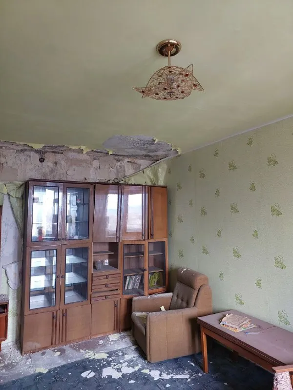 Продам 2 комнатную квартиру
🏙️Г. Макеевка, мкрн. "калининский", д.16📍
🔹9/9, Не угловая (есть тех. Этаж)
🔹Квартира под капитальный ремонт
🔹Место просто супер. Перед подъездом: детская площадка, детский садик, школа, магазин "авоська", остановка
🔹Из всех окон шикарный, панорамный вид.
📑Документы полностью готовы к продаже. Прописаных нет. Долгов нет. Быстрая сделка❗️
💰Внимание! 2 000 000 ₽
+ Возможен еще торг
Более детально по телефону, вышлю больше фото
📲☎️ +79493823418 Инна
Подписаться | дать объявление - фотография - 6