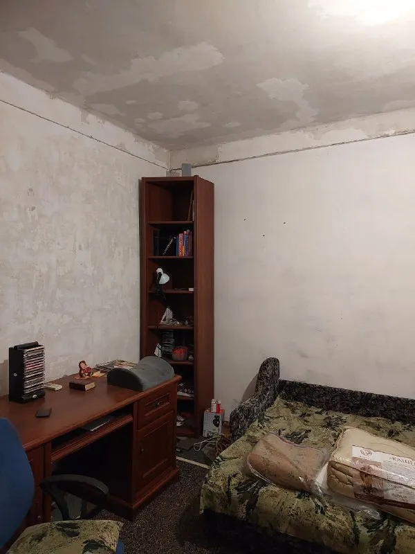 Срочно продам 3к. Квартиру

🏙️Центр г. Макеевка. 15 линия, ул. Островского, дом 12/23, (сразу возле прокуратуры)📍

🔹Брежневка, потолки 2,75м,
🔹2/5, Не угловая, дом кирпичный
🔹Площадь 60м², все комнаты большие
🔹Санузел совместный, всё в плитке, все коммуникации заменены
🔹Официально отключено отопление (что даёт прекрасную возможность сделать индивидуальное отопление)
🔹Кондиционер, добротная входная железная дверь, все окна пластиковые
🔹По всей квартире новая усиленная проводка, новая газовая колонка. 2 балкона.
🔹Состояние обычное жилое.
🔹Место просто супер: садик, школа, остановка, развлекательный центр, больница, супермаркет. .. - всё возле дома.

📑Документы полностью готовы к продаже.

💰 Цена 4.000.000 ₽ + торг

По запросу вышлю больше фото. На все интересующие вопросы отвечу по телефону:
📲☎️ +79493823418 Инна

Подписаться | дать объявление - фотография - 3