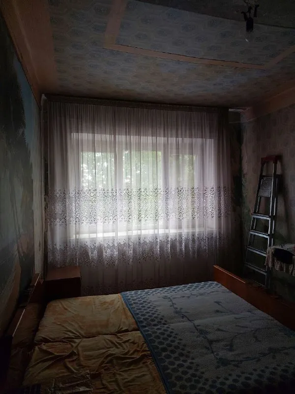 Срочно продам 3к. Квартиру

🏙️Центр г. Макеевка. 15 линия, ул. Островского, дом 12/23, (сразу возле прокуратуры)📍

🔹Брежневка, потолки 2,75м,
🔹2/5, Не угловая, дом кирпичный
🔹Площадь 60м², все комнаты большие
🔹Санузел совместный, всё в плитке, все коммуникации заменены
🔹Официально отключено отопление (что даёт прекрасную возможность сделать индивидуальное отопление)
🔹Кондиционер, добротная входная железная дверь, все окна пластиковые
🔹По всей квартире новая усиленная проводка, новая газовая колонка. 2 балкона.
🔹Состояние обычное жилое.
🔹Место просто супер: садик, школа, остановка, развлекательный центр, больница, супермаркет. .. - всё возле дома.

📑Документы полностью готовы к продаже.

💰 Цена 4.000.000 ₽ + торг

По запросу вышлю больше фото. На все интересующие вопросы отвечу по телефону:
📲☎️ +79493823418 Инна

Подписаться | дать объявление - фотография - 4