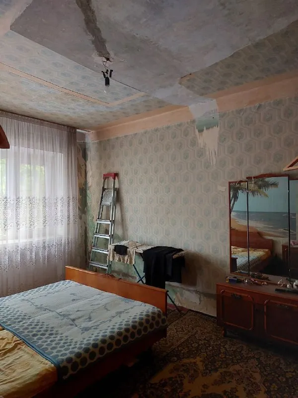 Срочно продам 3к. Квартиру

🏙️Центр г. Макеевка. 15 линия, ул. Островского, дом 12/23, (сразу возле прокуратуры)📍

🔹Брежневка, потолки 2,75м,
🔹2/5, Не угловая, дом кирпичный
🔹Площадь 60м², все комнаты большие
🔹Санузел совместный, всё в плитке, все коммуникации заменены
🔹Официально отключено отопление (что даёт прекрасную возможность сделать индивидуальное отопление)
🔹Кондиционер, добротная входная железная дверь, все окна пластиковые
🔹По всей квартире новая усиленная проводка, новая газовая колонка. 2 балкона.
🔹Состояние обычное жилое.
🔹Место просто супер: садик, школа, остановка, развлекательный центр, больница, супермаркет. .. - всё возле дома.

📑Документы полностью готовы к продаже.

💰 Цена 4.000.000 ₽ + торг

По запросу вышлю больше фото. На все интересующие вопросы отвечу по телефону:
📲☎️ +79493823418 Инна

Подписаться | дать объявление - фотография - 6