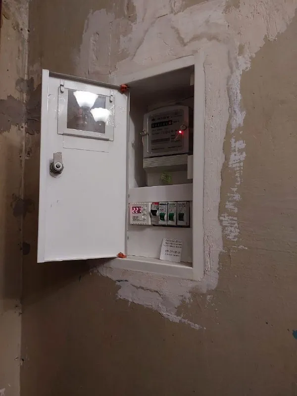 Срочно продам 3к. Квартиру

🏙️Центр г. Макеевка. 15 линия, ул. Островского, дом 12/23, (сразу возле прокуратуры)📍

🔹Брежневка, потолки 2,75м,
🔹2/5, Не угловая, дом кирпичный
🔹Площадь 60м², все комнаты большие
🔹Санузел совместный, всё в плитке, все коммуникации заменены
🔹Официально отключено отопление (что даёт прекрасную возможность сделать индивидуальное отопление)
🔹Кондиционер, добротная входная железная дверь, все окна пластиковые
🔹По всей квартире новая усиленная проводка, новая газовая колонка. 2 балкона.
🔹Состояние обычное жилое.
🔹Место просто супер: садик, школа, остановка, развлекательный центр, больница, супермаркет. .. - всё возле дома.

📑Документы полностью готовы к продаже.

💰 Цена 4.000.000 ₽ + торг

По запросу вышлю больше фото. На все интересующие вопросы отвечу по телефону:
📲☎️ +79493823418 Инна

Подписаться | дать объявление - фотография - 8