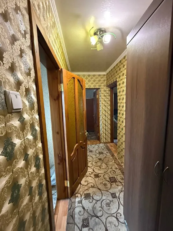 Продам 3х-комнатную квартиру
Продажа от собственника❗️

🌇В г. Донецке, куйбышевский район, (азотный). 📍

✅2Й этаж двухэтажного дома,
💦Вода по графику хорошим напором.
✅Вся мебель и техника остаётся в доме.
✅Рядом рынок, магазины и супермаркет «молоко», школа, спортивная площадка, остановка общественного транспорта.
🚫Прописанных и долгов нет.

📑Документы готовы.
Быстрая сделка.
💰Цена 4.1 млн. ₽, быстрому покупателю небольшой торг.
(Продажа от собственника)

📲☎️+7 (949) 371-30-57
📲☎️+7 (949) 533-45-17

Подписаться | дать объявление - фотография - 1