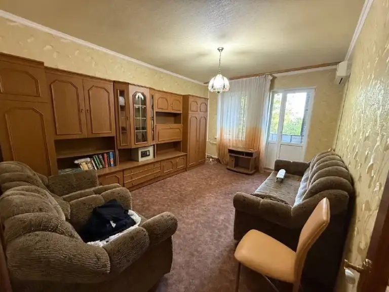 Продам 3х-комнатную квартиру
Продажа от собственника❗️

🌇В г. Донецке, куйбышевский район, (азотный). 📍

✅2Й этаж двухэтажного дома,
💦Вода по графику хорошим напором.
✅Вся мебель и техника остаётся в доме.
✅Рядом рынок, магазины и супермаркет «молоко», школа, спортивная площадка, остановка общественного транспорта.
🚫Прописанных и долгов нет.

📑Документы готовы.
Быстрая сделка.
💰Цена 4.1 млн. ₽, быстрому покупателю небольшой торг.
(Продажа от собственника)

📲☎️+7 (949) 371-30-57
📲☎️+7 (949) 533-45-17

Подписаться | дать объявление - фотография - 2